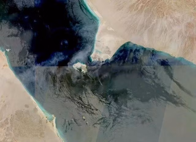 Ảnh vệ tinh chụp eo biển Bab el-Mandeb, cửa ngõ vào biển Đỏ mà Houthi đe dọa đóng cửa. Ảnh: REUTERS
