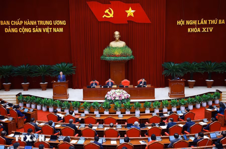Phiên khai mạc Hội nghị lần thứ 3 Ban Chấp hành Trung ương Đảng khóa XIV. Ảnh: Thống Nhất/TTXVN