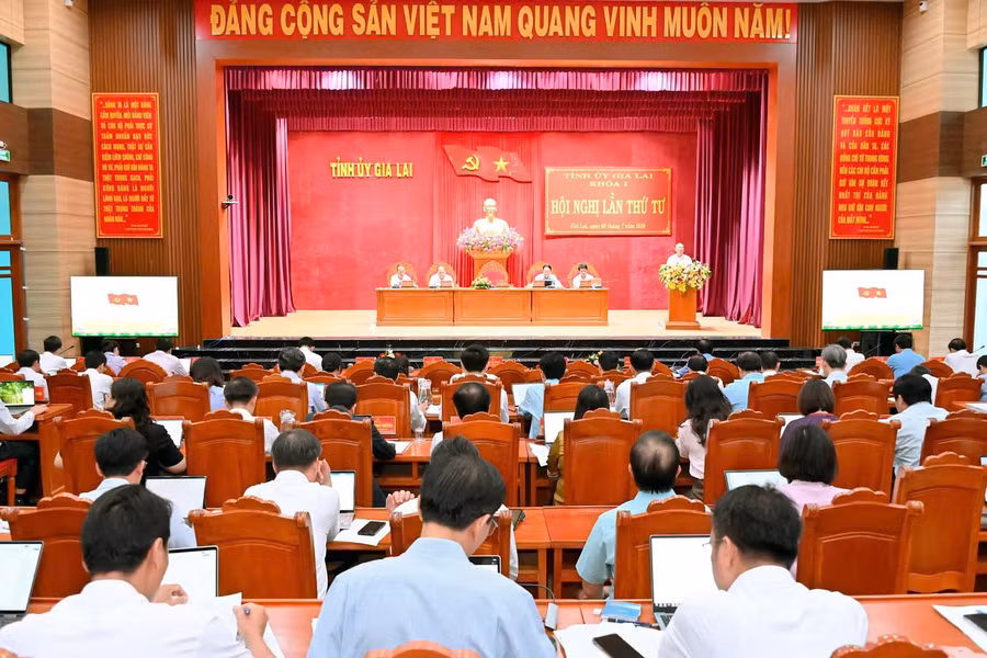 quang-canh-hoi-nghi-duc-thuy.jpg