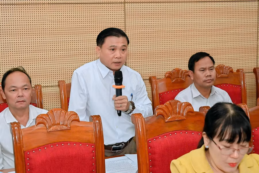 ong-nguyen-minh-tu-bi-thu-dang-uy-xa-ia-le.jpg