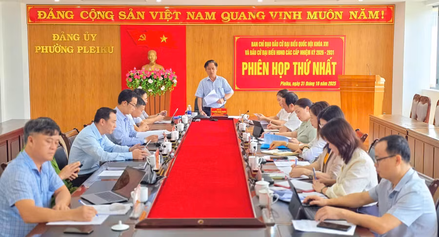 Ban Chỉ đạo bầu cử ĐBQH khóa XVI và bầu cử đại biểu HĐND các cấp nhiệm kỳ 2026-2031 phường Pleiku triển khai công tác bầu cử. Ảnh: Bá Bính