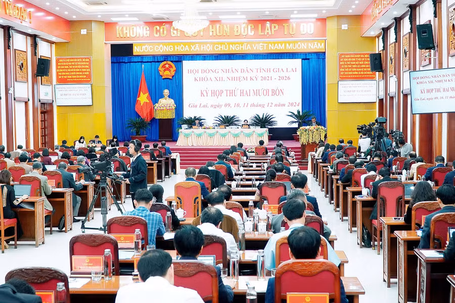 quang-canh-ky-hop-thu-24-dt.jpg