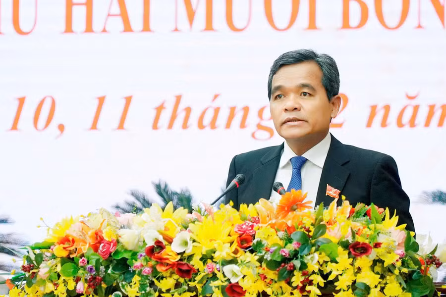 bi-thu-tinh-uy-chu-tich-hdnd-tinh-ho-van-nien-phat-bieu-khai-mac-ky-hop-thu-24.jpg
