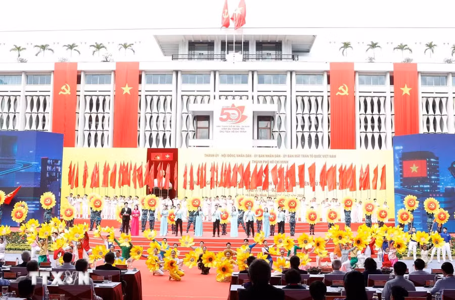 Chương trình nghệ thuật tại lễ kỷ niệm. Ảnh: Thống Nhất/TTXVN