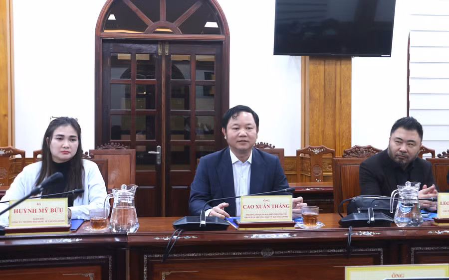 ong-cao-xuan-thang-giua-va-lanh-dao-2-doanh-nghiep-da-co-nhung-trao-doi-voi-lanh-dao-tinh-gia-lai-ve-dinh-huong-phat-trien-cua-don-vi-trong-thoi-gian-toi-qt.jpg