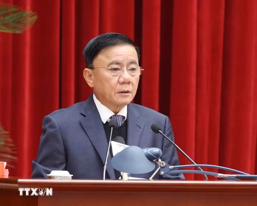 tran-cam-tu.jpg