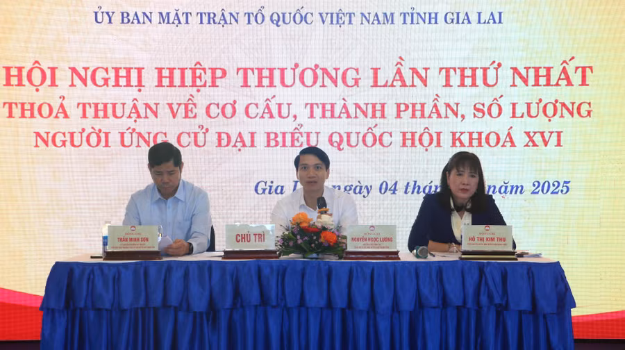 cac-dong-chi-chu-toa-hoi-nghi-hiep-thuong-lan-thu-nhat-quang-tan.jpg
