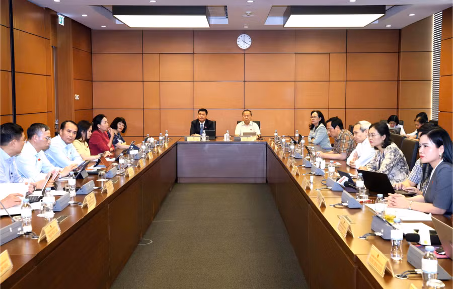 quang-canh-buoi-thao-luan-tai-to-5-anh-doan-dbqh-tinh-gia-lai-2861.jpg