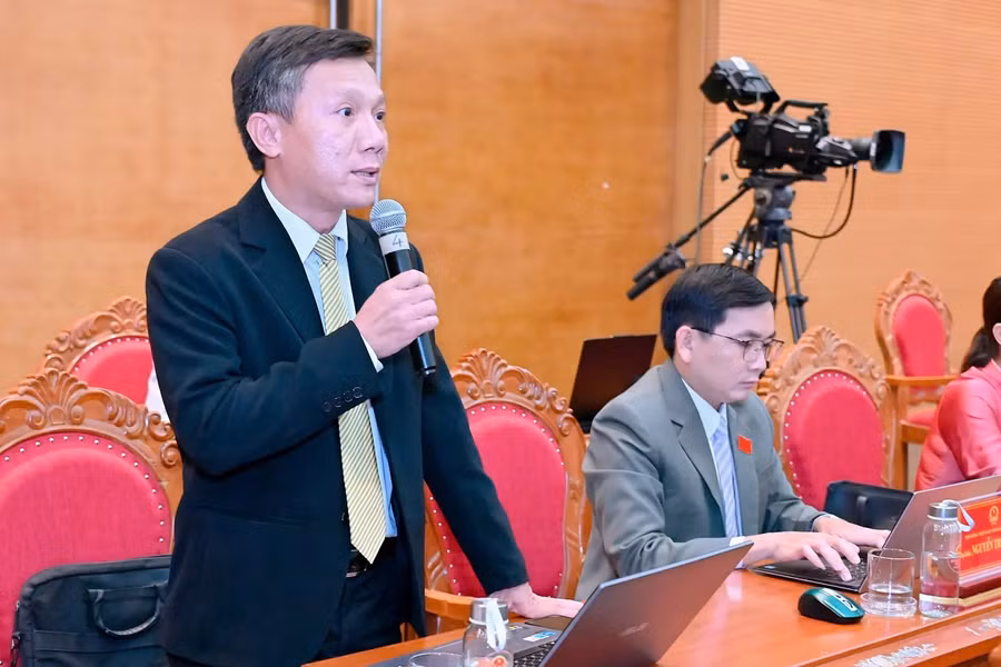 dai-bieu-chau-thanh-binh-tien-hanh-chat-van-giam-doc-so-khoa-hoc-va-cong-nghe-ve-thuc-trang-va-giai-phap-dau-tu-ha-tang-so.jpg