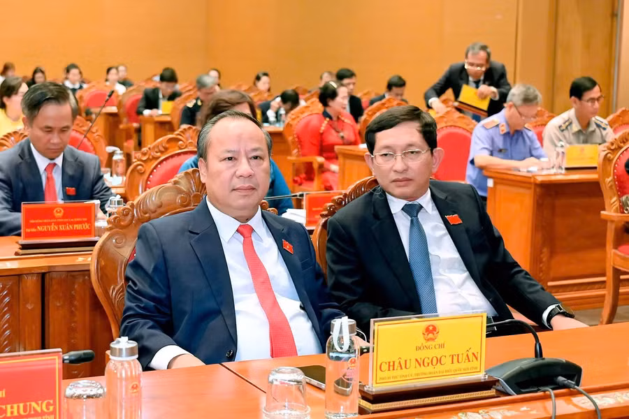 pho-bi-thu-tinh-uy-truong-doan-dai-bieu-quoc-hoi-chau-ngoc-tuan-trai-du-ky-hop.jpg