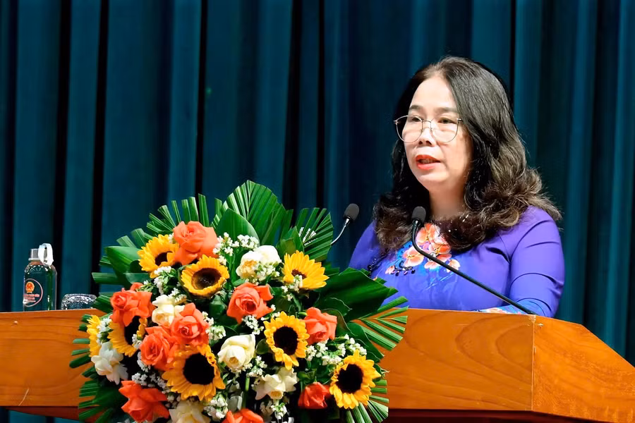 ba-nguyen-thi-dieu-hanh-giam-doc-so-van-hoa-the-thao-va-du-lich-trinh-bay-du-thao-nghi-quyet-quy-dinh-chinh-sach-ho-tro-khoi-phuc-khong-gian-van-hoa-cong-chieng-tinh-gia-lai-giai-doan-2026-2030.jpg
