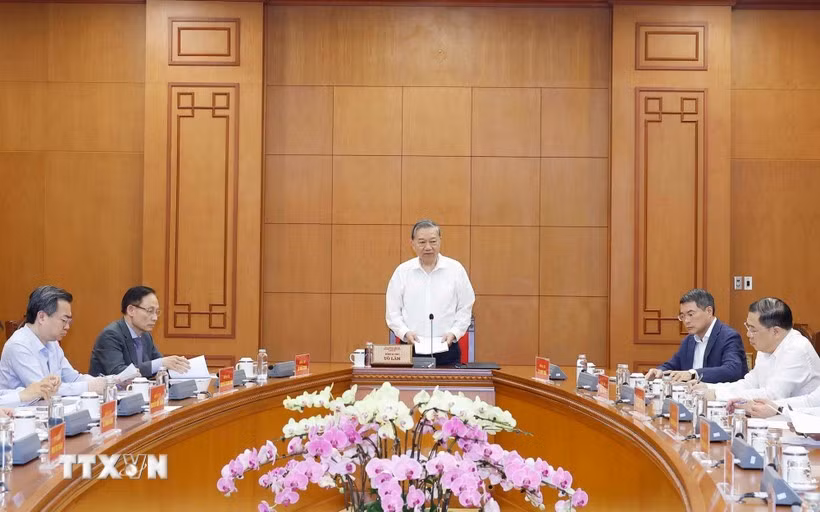 tong-bi-thu-to-lam-lam-viec.jpg