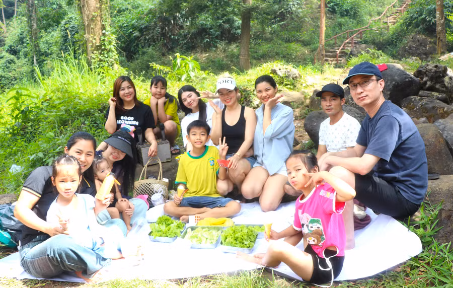 anh-vu-trung-hieu-thu-3-ben-phai-o-quan-2-tp-ho-chi-minh-nghi-ngoi-vui-choi-cung-nguoi-than-tai-thac-hang-doi-huyen-kbang-anh-ngoc-minhjpg.jpg