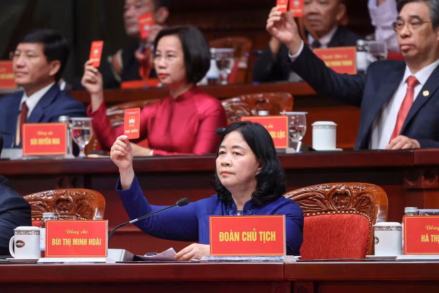 Đại hội đại biểu toàn quốc MTTQ Việt Nam lần XI, nhiệm kỳ 2026 - 2031 đã thông qua nhiều nội dung quan trọng; trong đó có hiệp thương dân chủ, cử nhân sự tham gia Đoàn Chủ tịch Ủy ban Trung ương MTTQ Việt Nam khóa XI, nhiệm kỳ 2026 - 2031