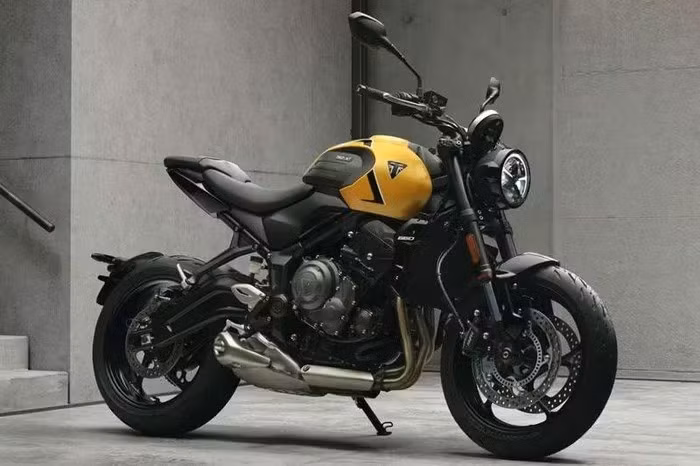 mo-to-triumph-1.jpg