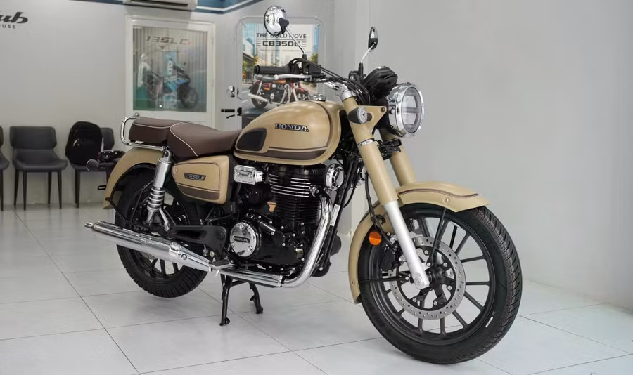 Honda CB350C nhập khẩu nguyên chiếc từ Ấn Độ. Ảnh: B.H