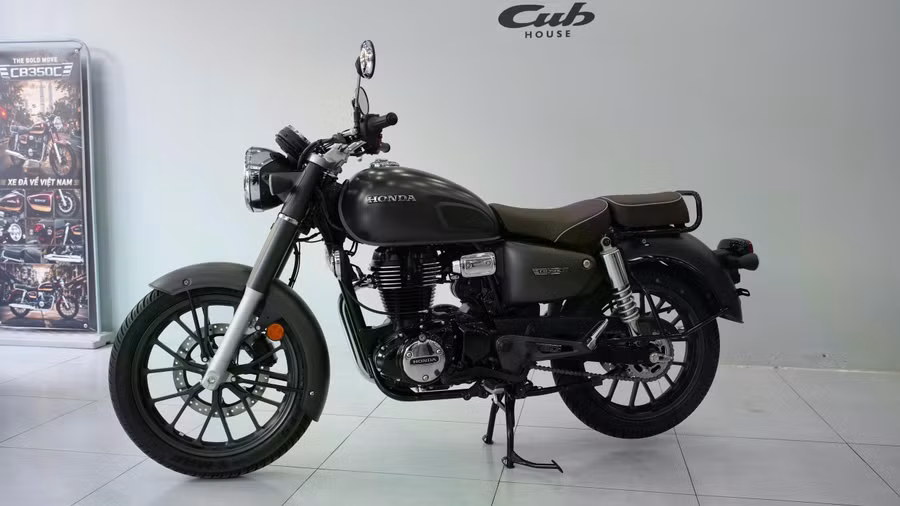Lô xe Honda CB350C đầu tiên về Việt Nam, gồm hai phiên bản CB350C Pro và CB350C Special Edition. Ảnh: B.H