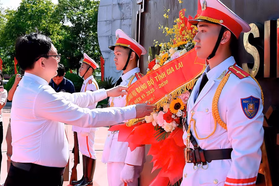 chinhhoa.jpg