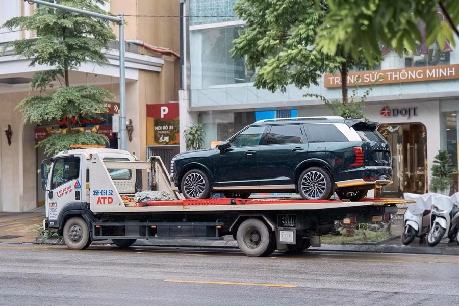 Hyundai Palisade đời mới 2026 xuất hiện tại trung tâm Hà Nội. Ảnh: Van Hung