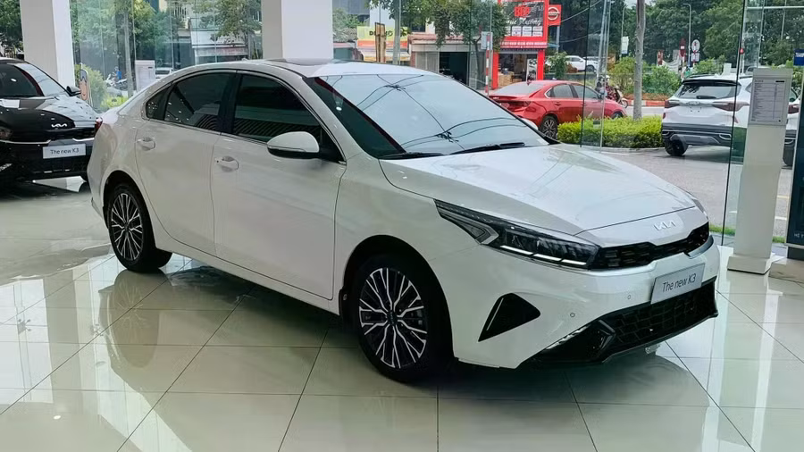 KIA K3 tại Việt Nam chỉ còn đúng 1 phiên bản K3 1.6 Luxury giá 584 triệu đồng. Ảnh: KIA