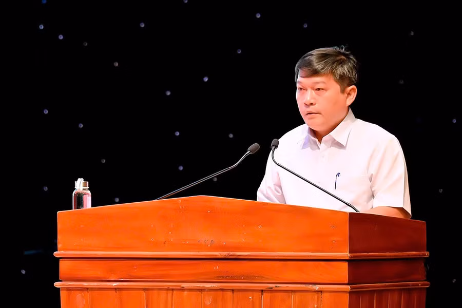 chu-tich-ubnd-pho-chu-tich-uy-ban-bau-cu-xa-phu-my-bac-phat-bieu-tham-luan-tai-hoi-nghi.jpg