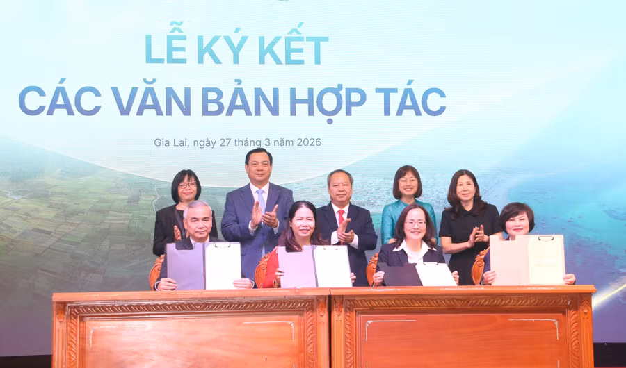 ky-ket-hop-tac-xuc-tien-dau-tu-mo-rong-thi-truong-khach-du-lich-voi-cac-doanh-nghiep-du-lich.jpg