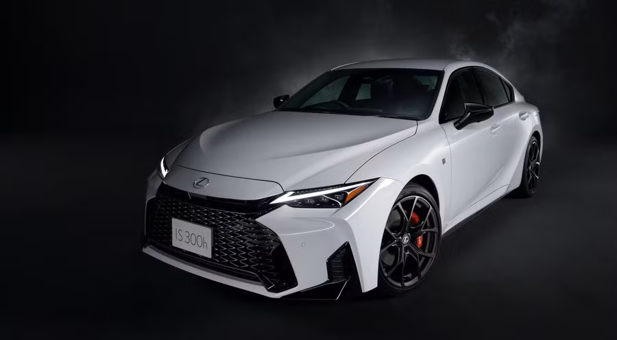Lexus IS phiên bản facelift 2026.