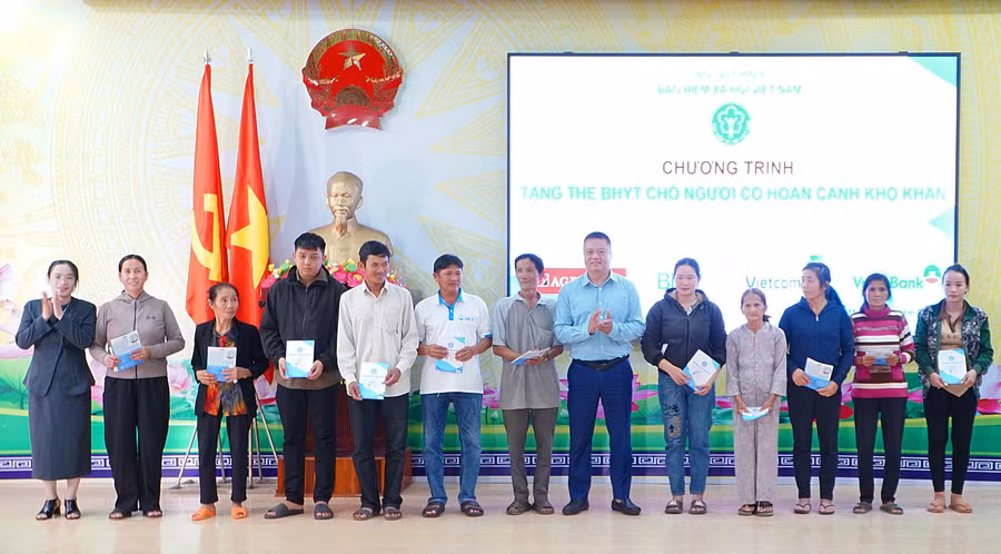 chinh-sach-3.jpg