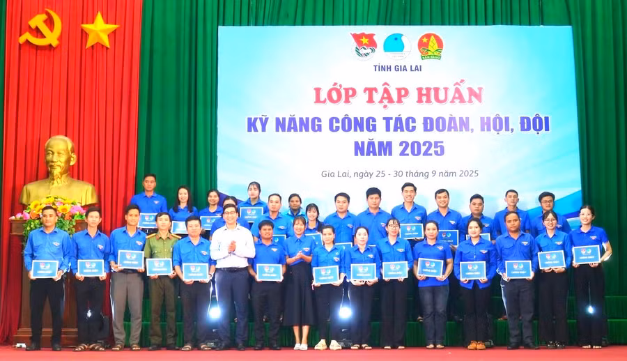 to-chuc-tap-huan.jpg