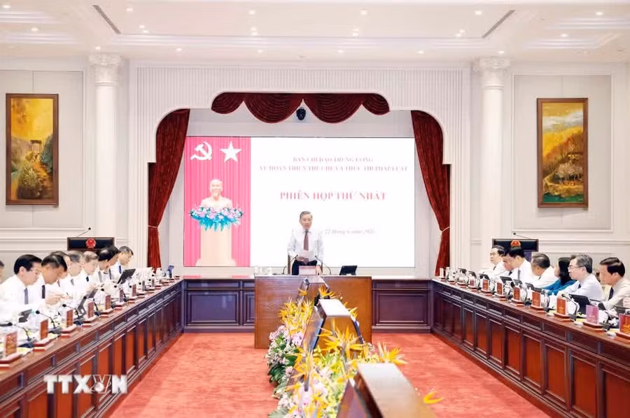 Tổng Bí thư, Chủ tịch nước Tô Lâm chủ trì Phiên họp thứ nhất của Ban Chỉ đạo Trung ương về hoàn thiện thể chế và thực thi pháp luật. Ảnh: Thống Nhất/TTXVN