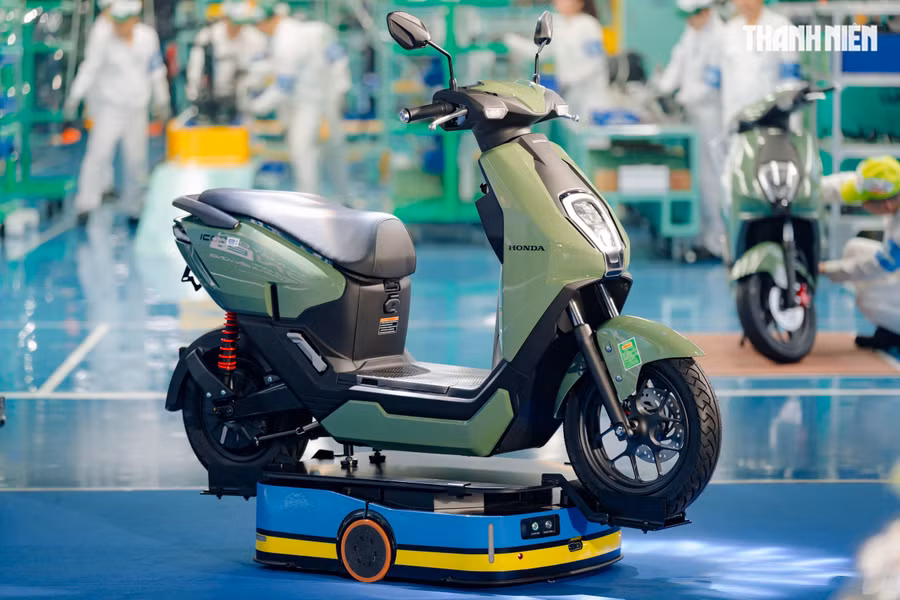 Tháng 3.2025, Honda Việt Nam (HVN) chính thức đặt chân vào cuộc đua xe máy điện khi công bố việc sản xuất Honda ICON e: rồi phân phối mẫu xe này ra thị trường. Ảnh: Chí Tâm
