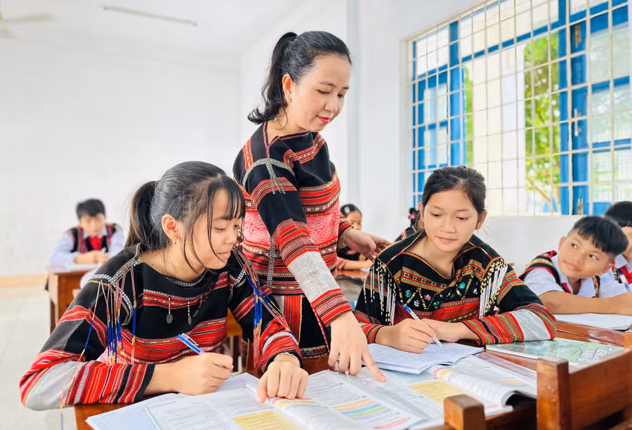 trang-phuc-truyen-thong.jpg
