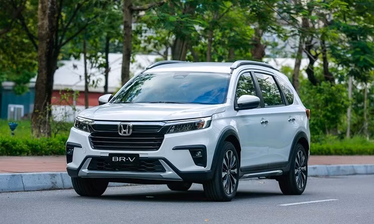 gia-xe-honda-br-v-moi-nhat-thang-4-2025-uu-dai-lai-suat-vay-3-1743529713-993-width740height444.jpg