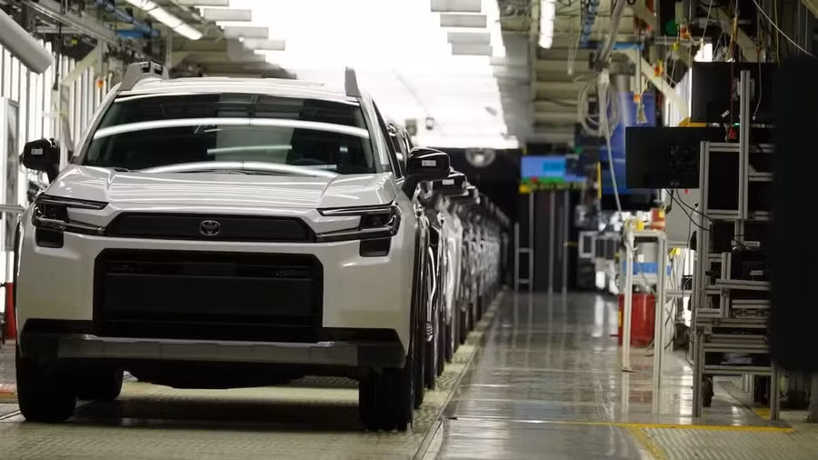 Dây chuyền sản xuất Toyota RAV4 đời mới tại Bắc Mỹ. Ảnh: CBC