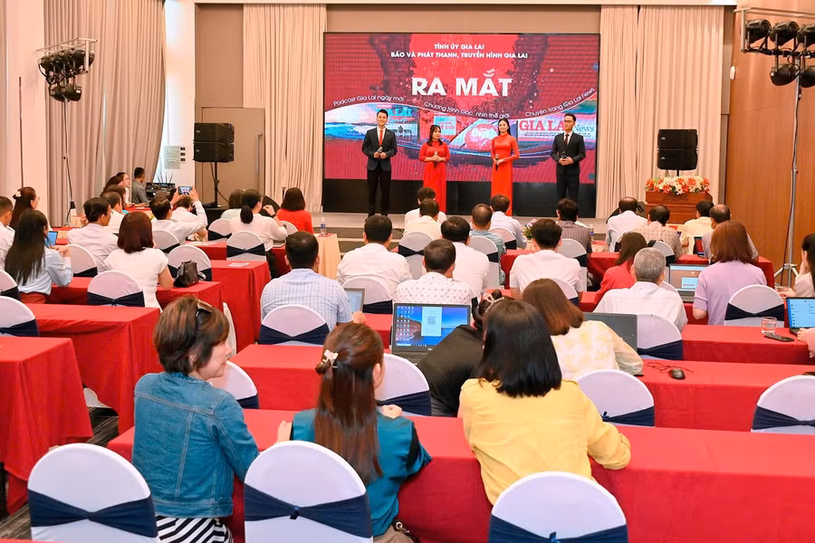 quang-canh-buoi-ra-mat.jpg