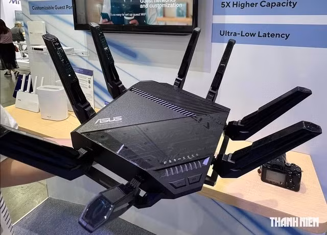 Người dùng router Asus được khuyến cáo cập nhật firmware để khắc phục hai lỗ hổng bảo mật nghiêm trọng. Ảnh: Khải Minh