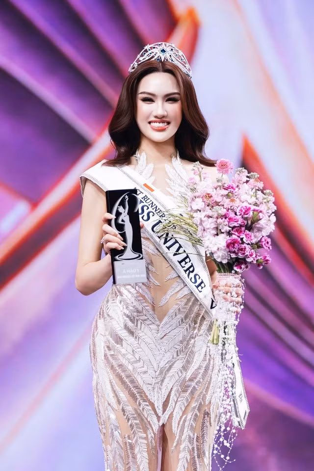 Trịnh Mỹ Anh giành ngôi á hậu 1 Miss Universe Vietnam 2026 tối 2.10. Ngay sau đó, cô bị ban tổ chức Miss Earth tước danh hiệu Miss Earth Water 2025. Ảnh: Kiengcan Team/BTC MUVN