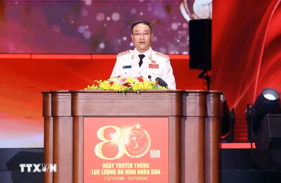 Thượng tướng Phạm Thế Tùng, Ủy viên Trung ương Đảng, Thứ trưởng Bộ Công an, Thủ trưởng Cơ quan An ninh điều tra đọc diễn văn tại Lễ kỷ niệm. Ảnh: Phạm Kiên/TTXVN