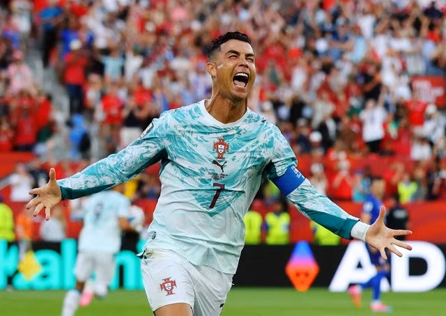 Ronaldo có bàn đầu tiên trong sự nghiệp ở vòng knock-out World Cup. Ảnh: REUTERS