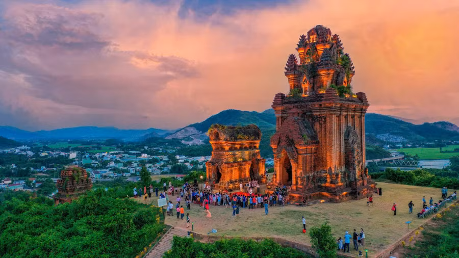 gia-lai-to-chuc-cac-hoat-dong-ky-niem-ngay-le-lon-giai-doan-2026-2030-theo-huong-thiet-thuc-tiet-kiem.jpg