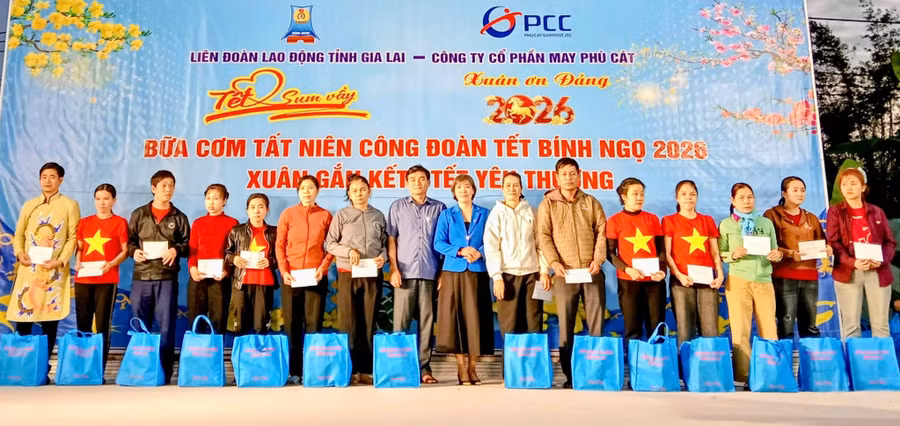 com-tat-nhien-1.jpg