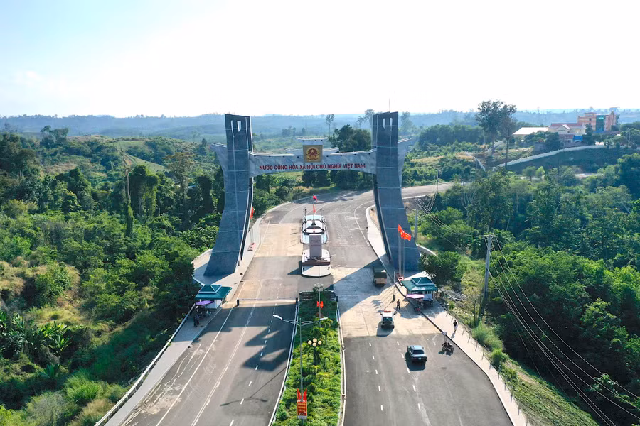 cua-khau-le-thanh.jpg