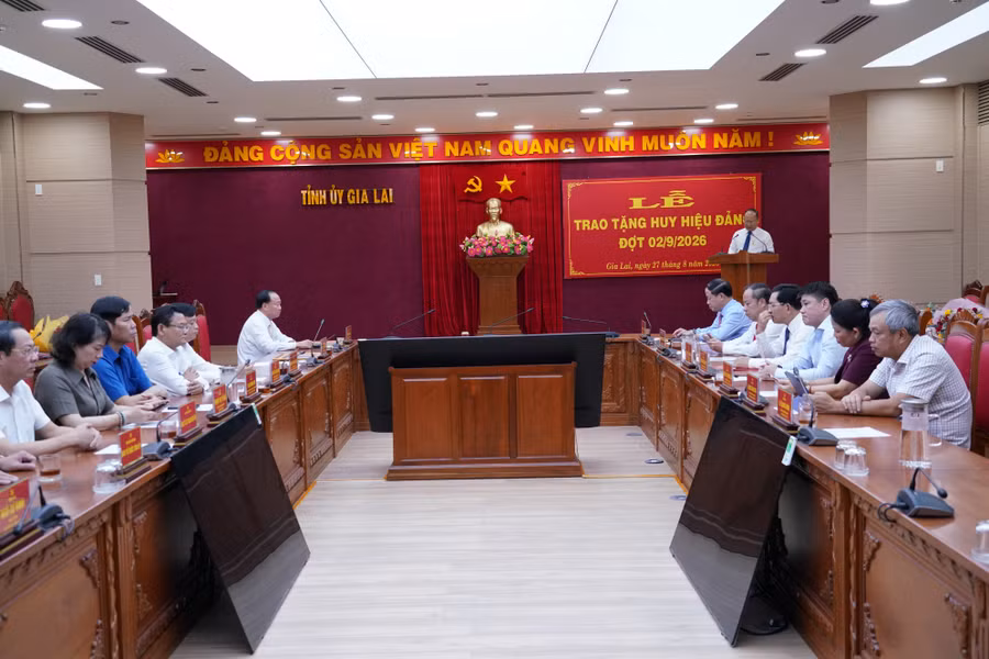 quang-canh-buoi-le.jpg