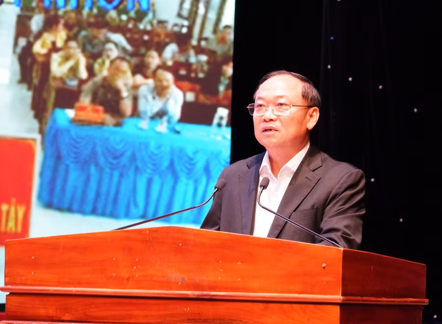 2-bi-thu-tinh-uy-thai-dai-ngoc-thong-bao-nhanh-hn-tw-14-anh-nh.jpg