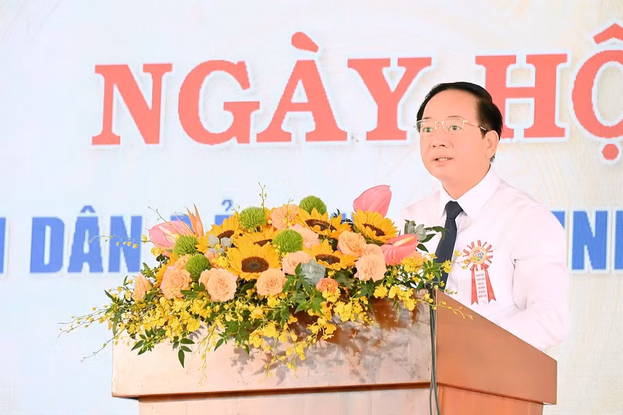 truong-ban-tuyen-giao-trung-uong-trinh-van-quyet-du-ngay-hoi-toan-dan-bao-ve-an-ninh-to-quoc-2026-tai-phuong-hoai-nhon-bac.jpg