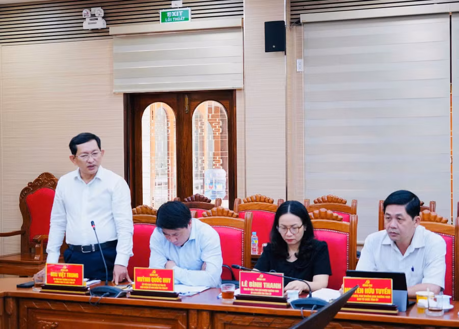 dong-chi-mai-viet-trung-uy-vien-ban-thuong-vu-tinh-uy-truong-ban-to-chuc-tinh-uy-phat-bieu-tai-hoi-nghi.jpg