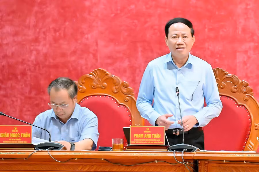 Chủ tịch UBND tỉnh Phạm Anh Tuấn yêu cầu các sở, ngành tập trung đẩy mạnh tăng trưởng, đảm bảo đạt mục tiêu tăng trưởng cả năm. Ảnh: Đức Thụy