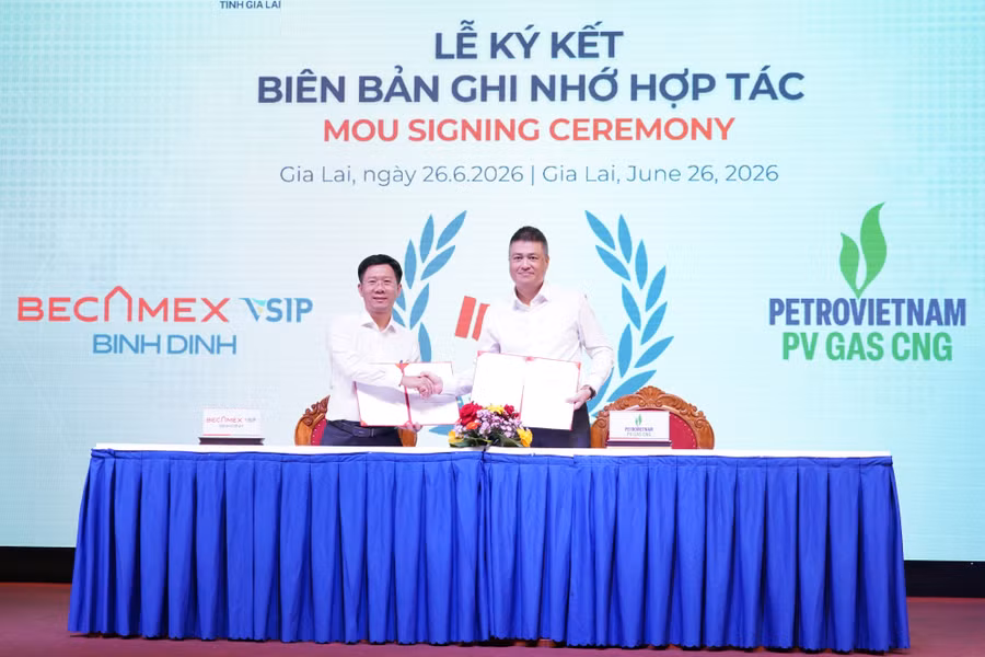cong-ty-co-phan-becamex-binh-dinh-va-va-cong-ty-co-phan-cng-viet-nam-ky-ket.jpg