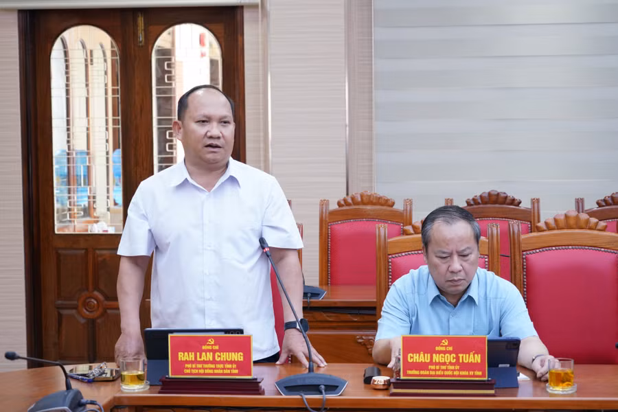 pho-bi-thu-thuong-truc-tinh-uy-rah-lan-chung-phat-bieu-tai-phien-hop.jpg