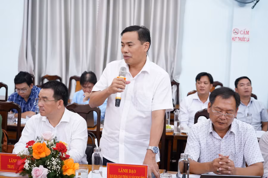 lanh-dao-ban-quan-ly-du-an-cac-cong-trinh-giao-thong-va-dan-dung.jpg